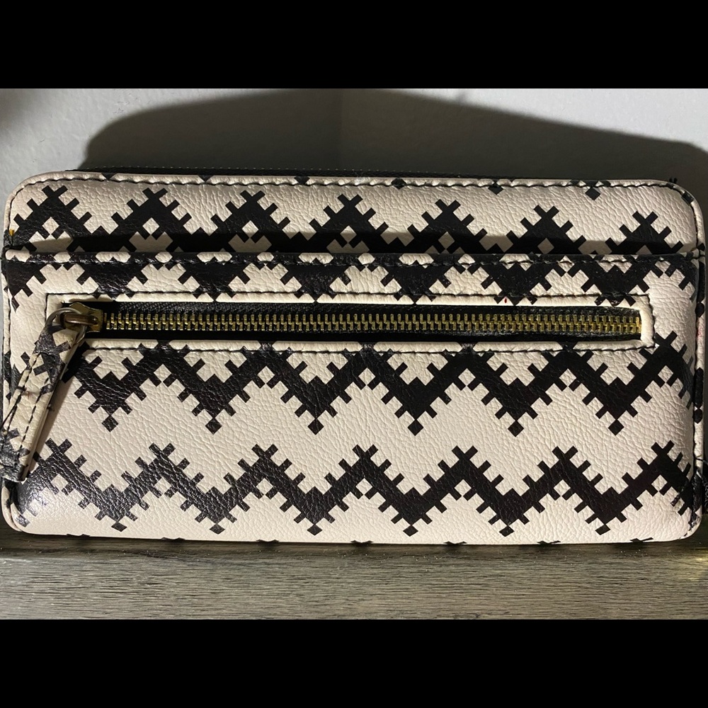 Black And White Forever 21 Wallet